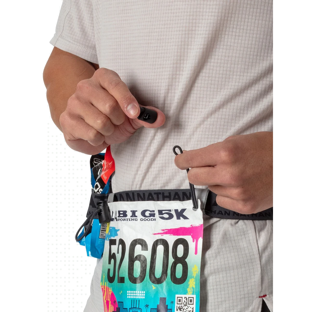 Nathan Race Number Nutrition Belt Nathan Race Number Nutrition Belt -Fit2Run Store NS10080 80017 RaceNumberNutritionBelt onBody