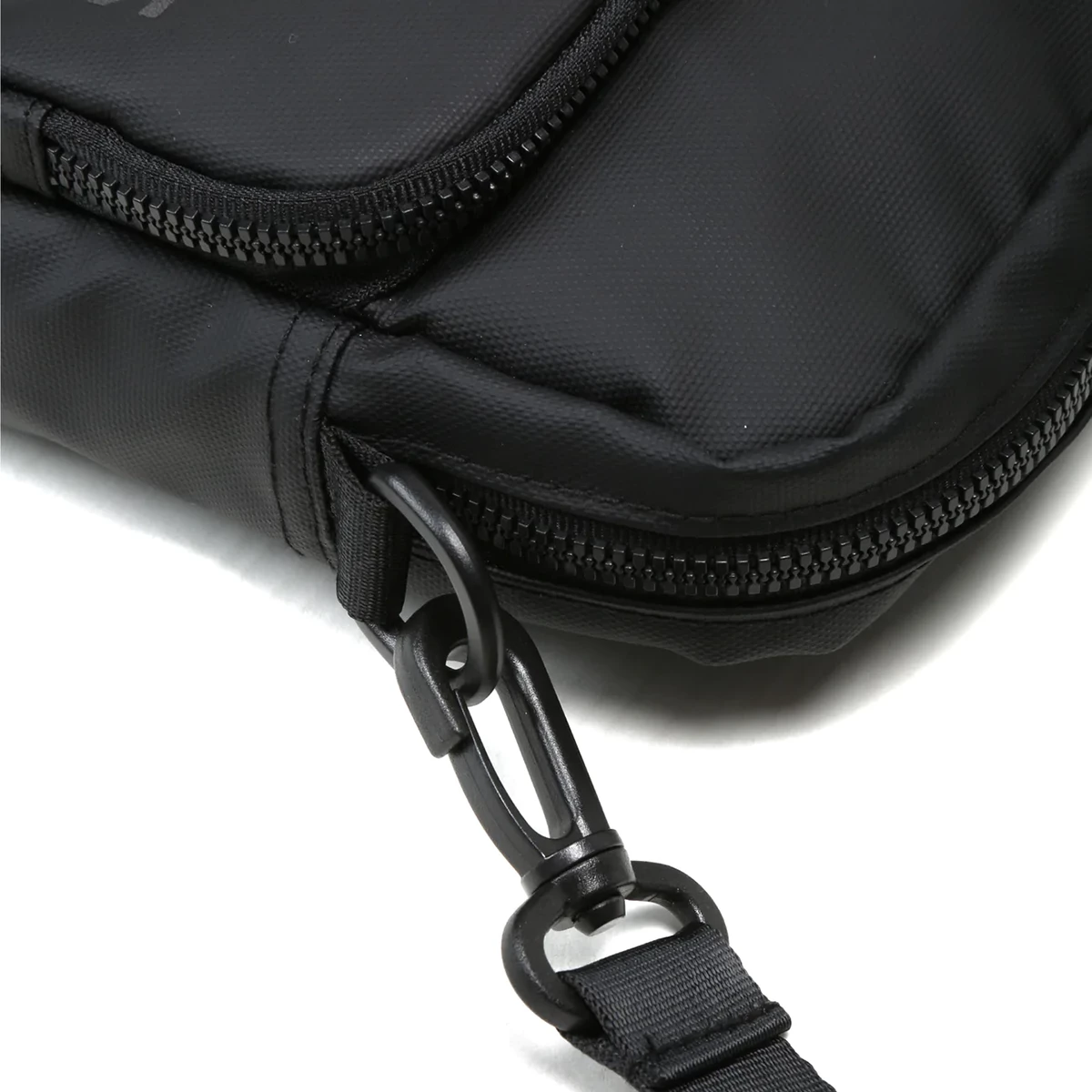 Vooray Core Crossbody Bag - Image 8